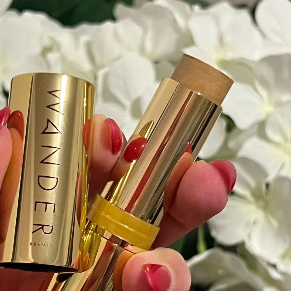 WANDER BEAUTY • FLASH FOCUS HYDRATING FOUNDATION STICK • GOLDEN MEDIUM
